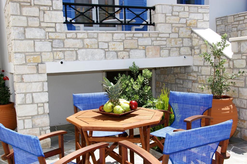 Anna Platanou Hotel Páros Buitenkant foto